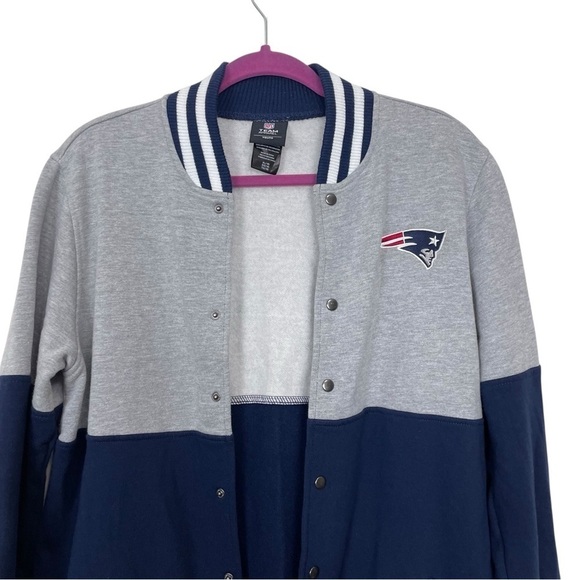 Youth New England Patriots NFL Bomber Jacket Size XLarge - Picture 4 of 6
